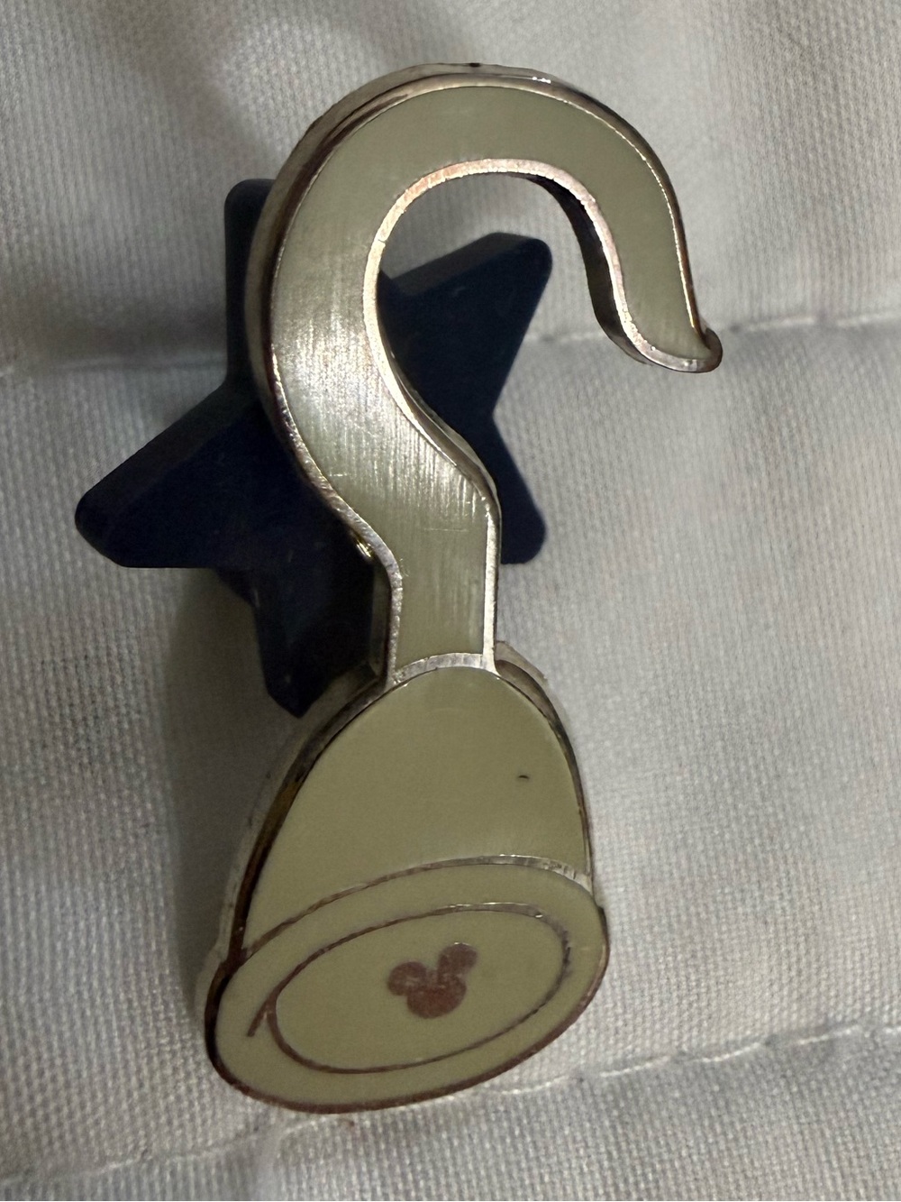 Disney Peter Pan Captain Hook pin